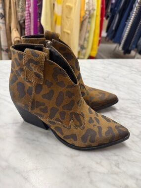 Golo Women's Leopard Suede Interior Zip Ankle Bootie Size 6